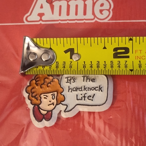 NWT! Vintage 1981 Orphan Annie Pin - Picture 8 of 8